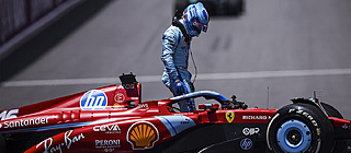 DRS. Popartiest bezoekt Verstappens pitbox, Leclerc in mineur