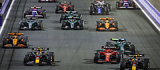Max Verstappen vernietigt het veld in GP Saudi-Arabië