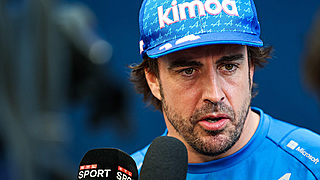 Alonso woedend op Alpine na nieuwe straf: 'Wil zo snel mogelijk weg'