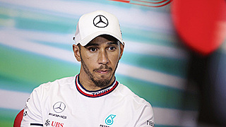 Hamilton geconfronteerd: 'Wil niet meer aan Verstappen van 2021 denken'