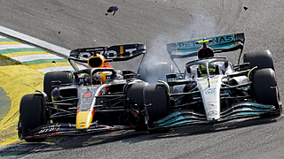 Verstappen gefrustreerd: 'Hamilton had geen intentie om normaal te racen'