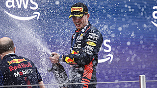 Rondje langs de media: 'Een mythische Max Verstappen'