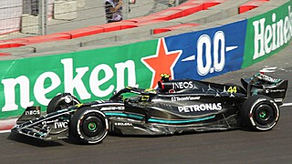 Hamilton spuwt zijn gal over huidige Mercedes-bolide