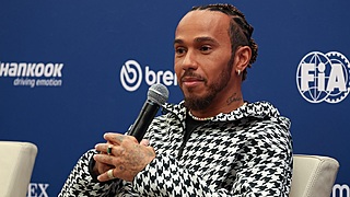 Hamilton haalt uit naar FIA: ‘Wat een hypocriete uitspraken’