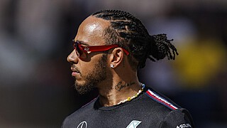 Hamilton hekelt eigen team: 'Ze luisteren niet naar mij'