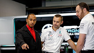 Mercedes kreeg bizarre straf van FIA na GP van Spanje