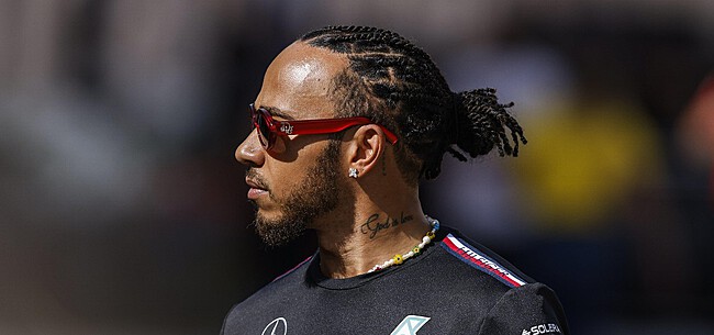 Hamilton hekelt eigen team: 'Ze luisteren niet naar mij'