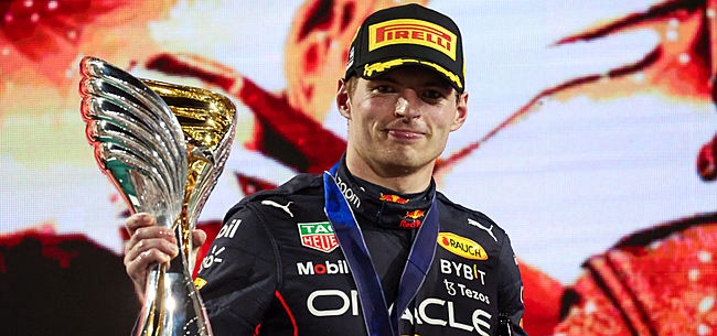 Verstappen kreeg in Abu Dhabi als eerste coureur ooit speciale prijs