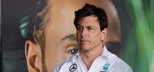 Toto Wolff met de handen in het haar: 'Begrijpen er niks van'